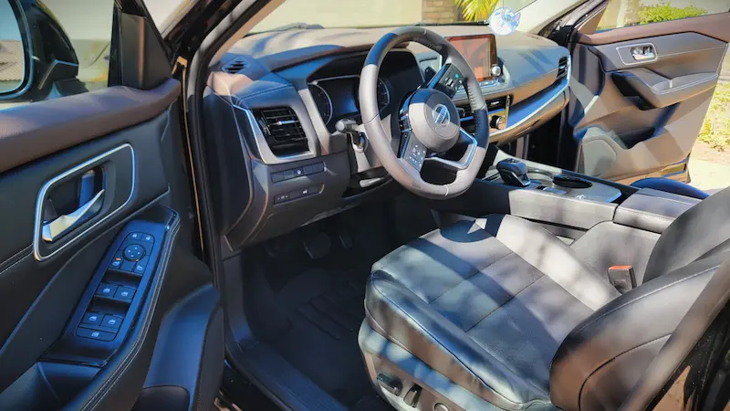 Nissan Rogue Driver Side Interior Detail 800x450 1 Expert Auto Detailing Mobile Car Detailing Lakeland and Surrounding Areas