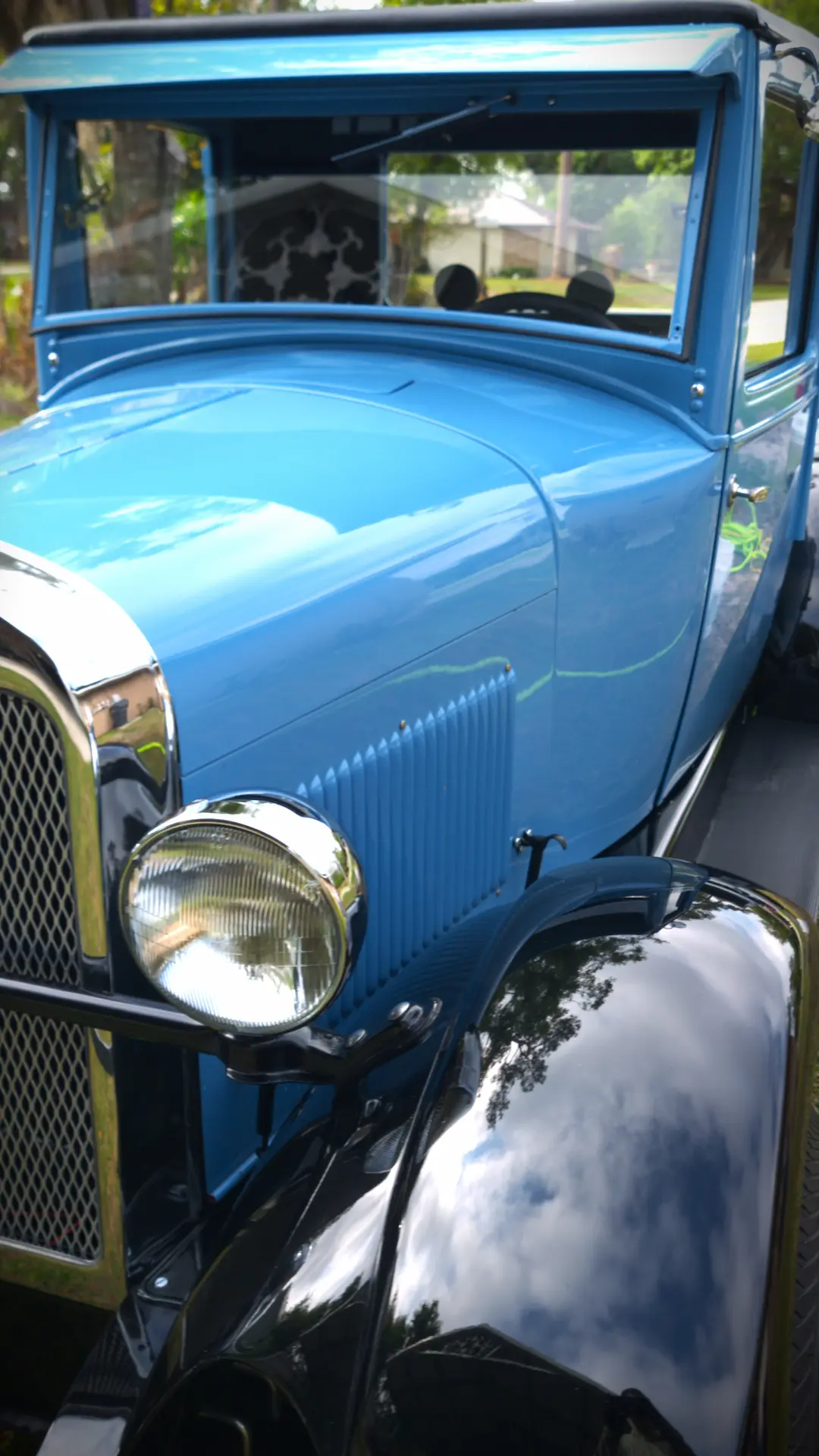 1927 Essex Front Side Shot (Mobile)