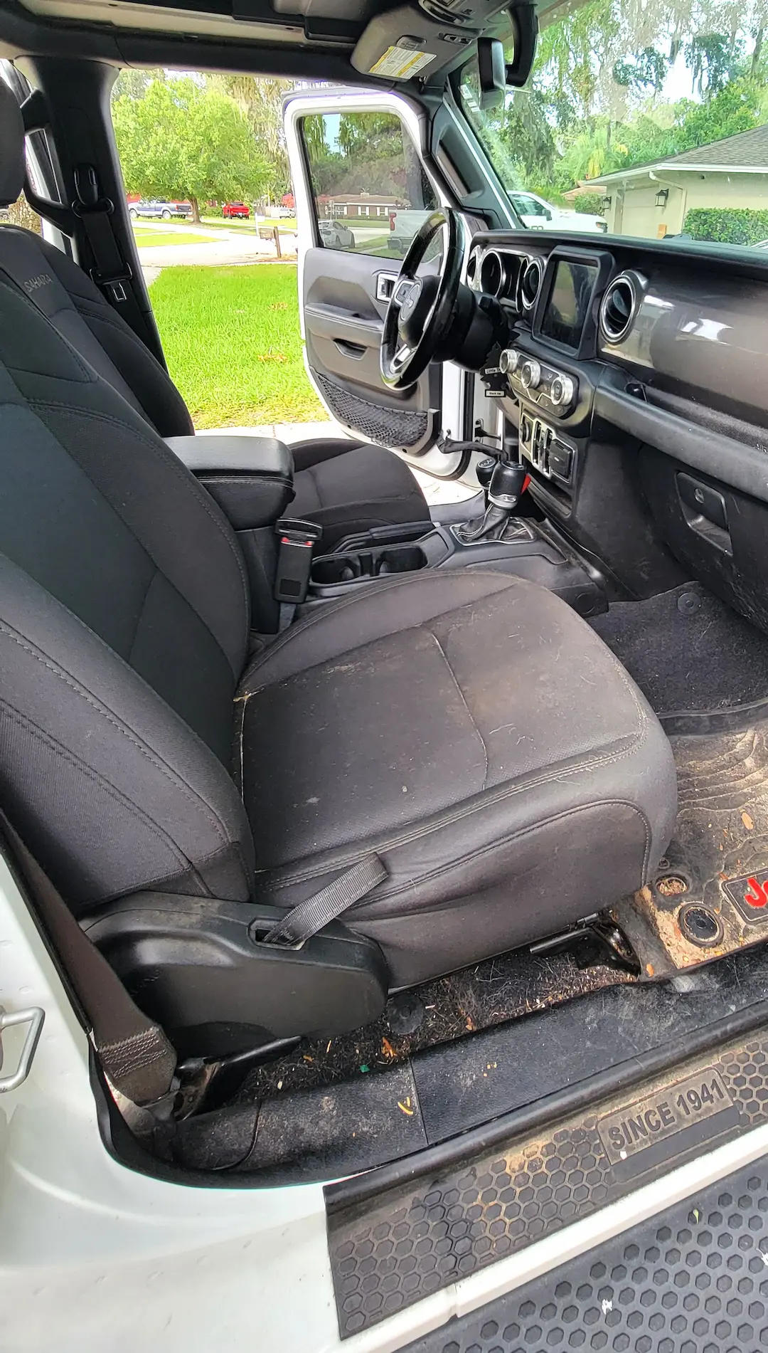 White Jeep Passanger Before Detail 2k Expert Auto Detailing Mobile Car Detailing Services in Lakeland, FL
